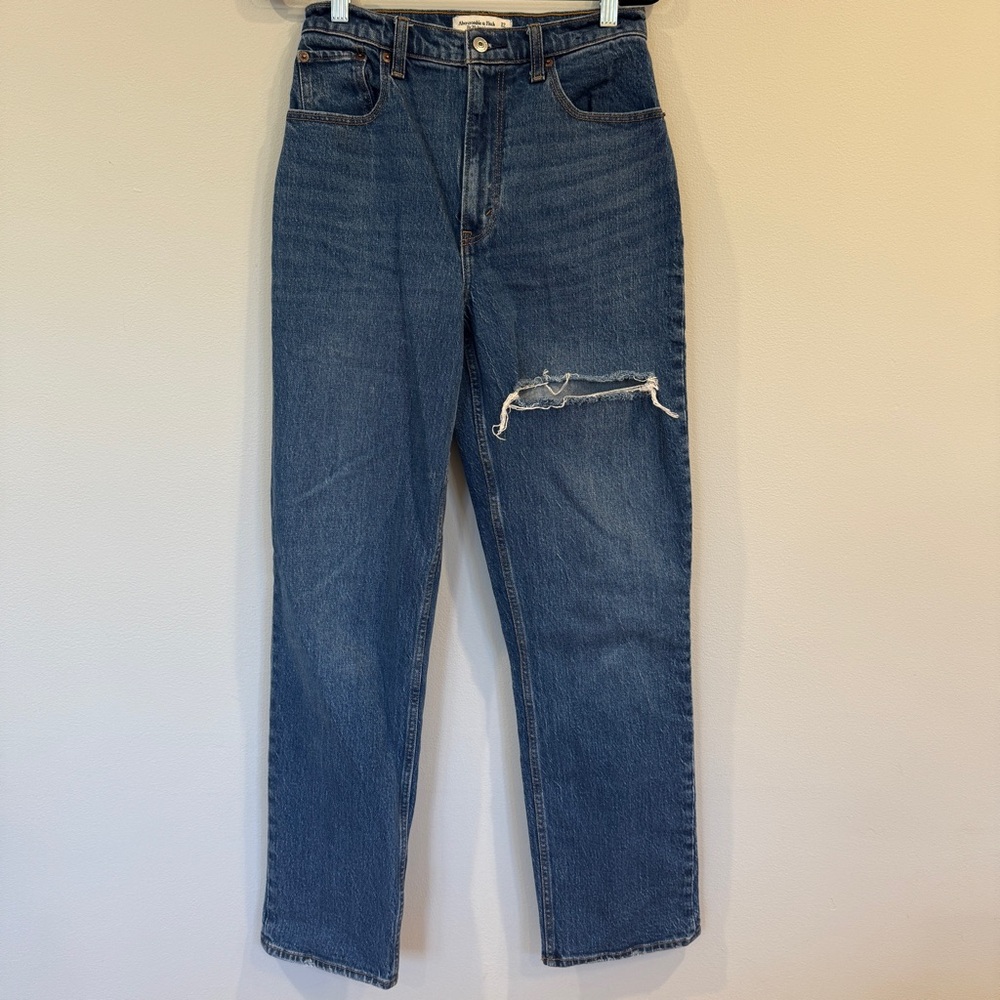 A&F 90s Straight Ultra High Rise Jeans